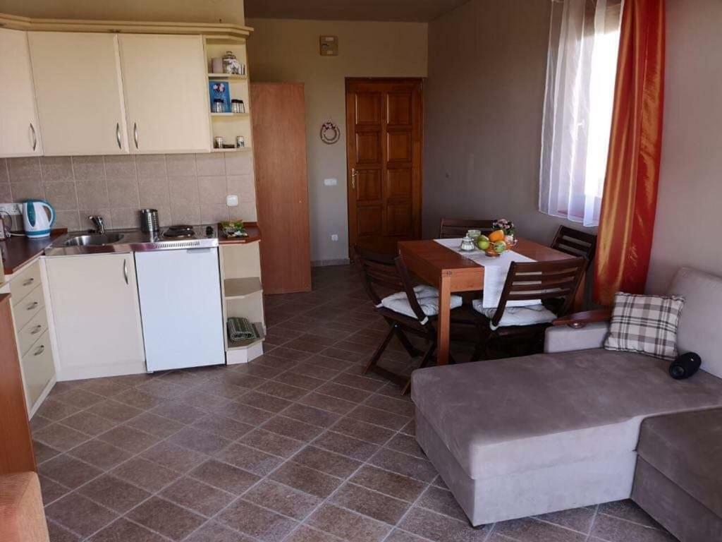 Horvath Apartman Fonyod Apartment Exterior foto